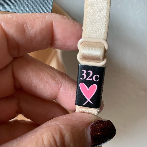 Victoria’s Secret NWT multi-way/ Multi-Position Size 32C - Picture 7 of 7